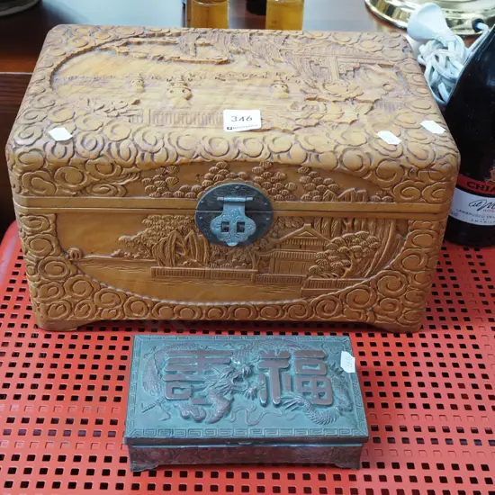 Asian lidded trinket box - broken hinge, small carved camphorwood chest H170