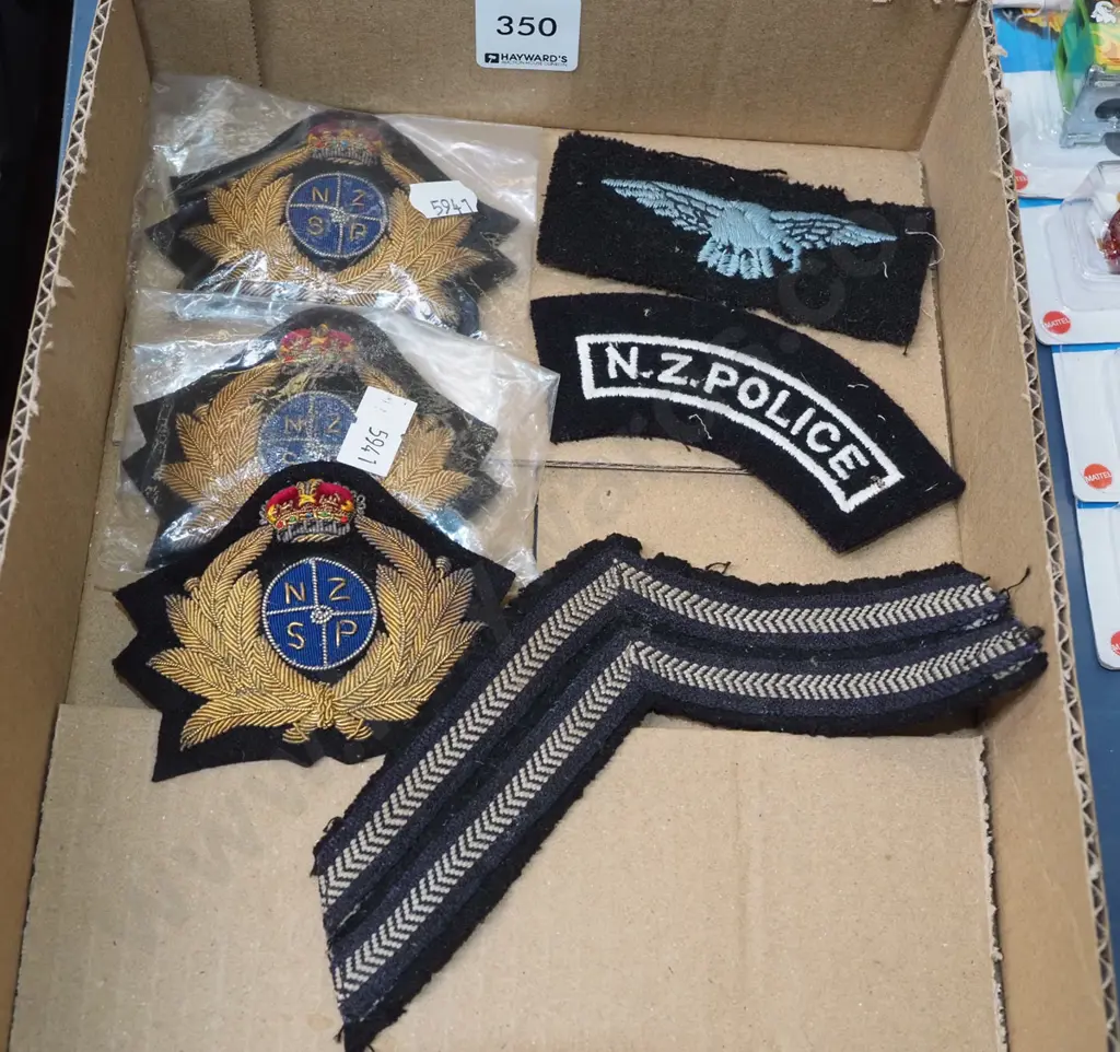 NZ police badges Image 1++