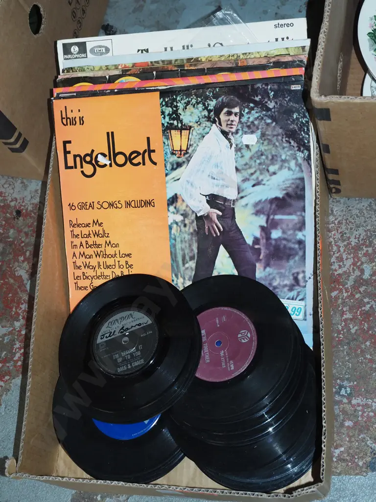 box; LPs, 45s Image 1++