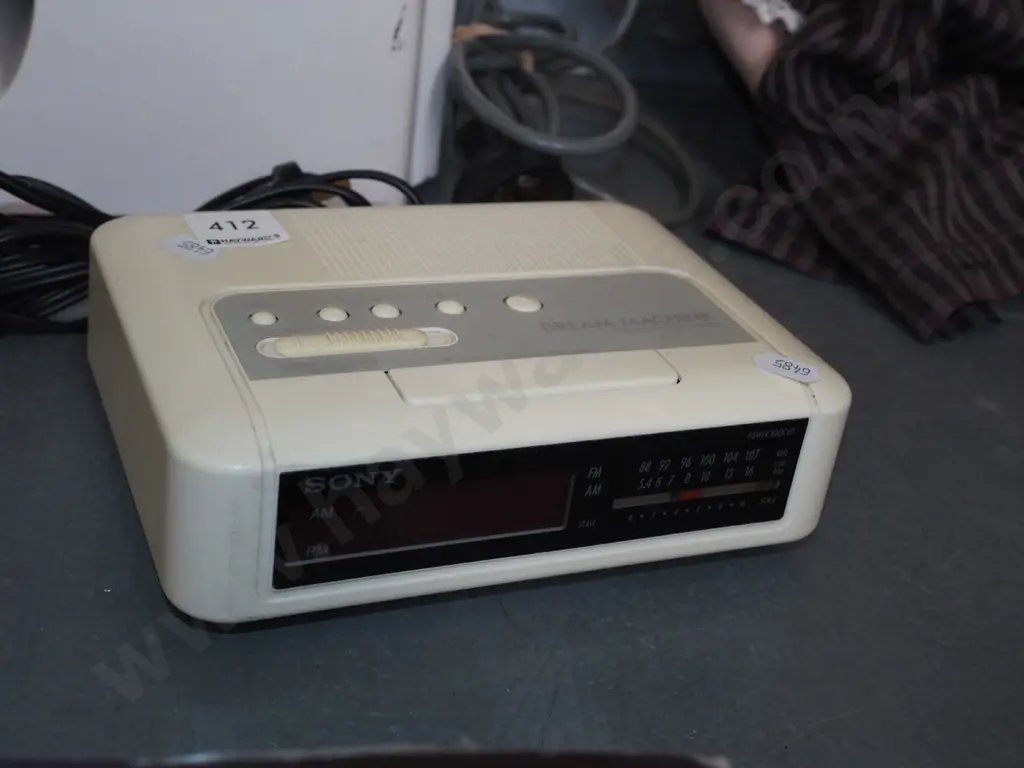 Sony digital 1980s radio alarm clock Image 1++