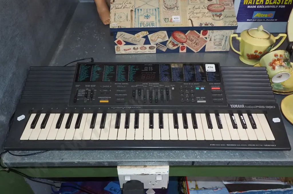 Yamaha PSS/380 keyboard Image 1++