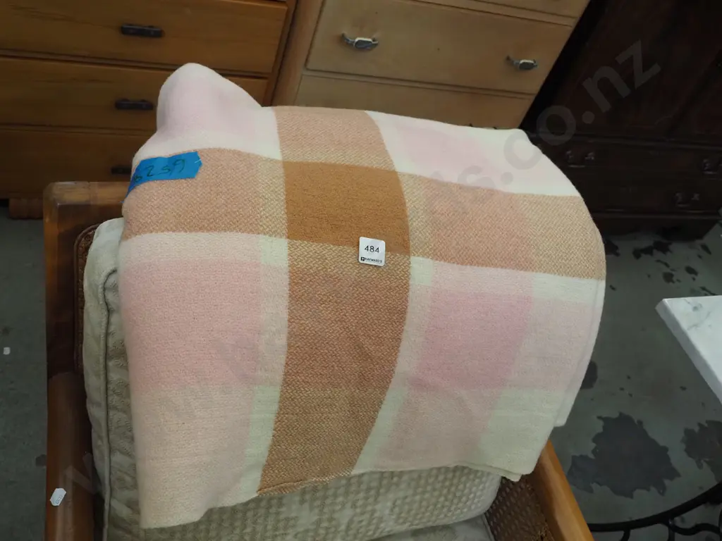 checked woollen blanket Image 1++