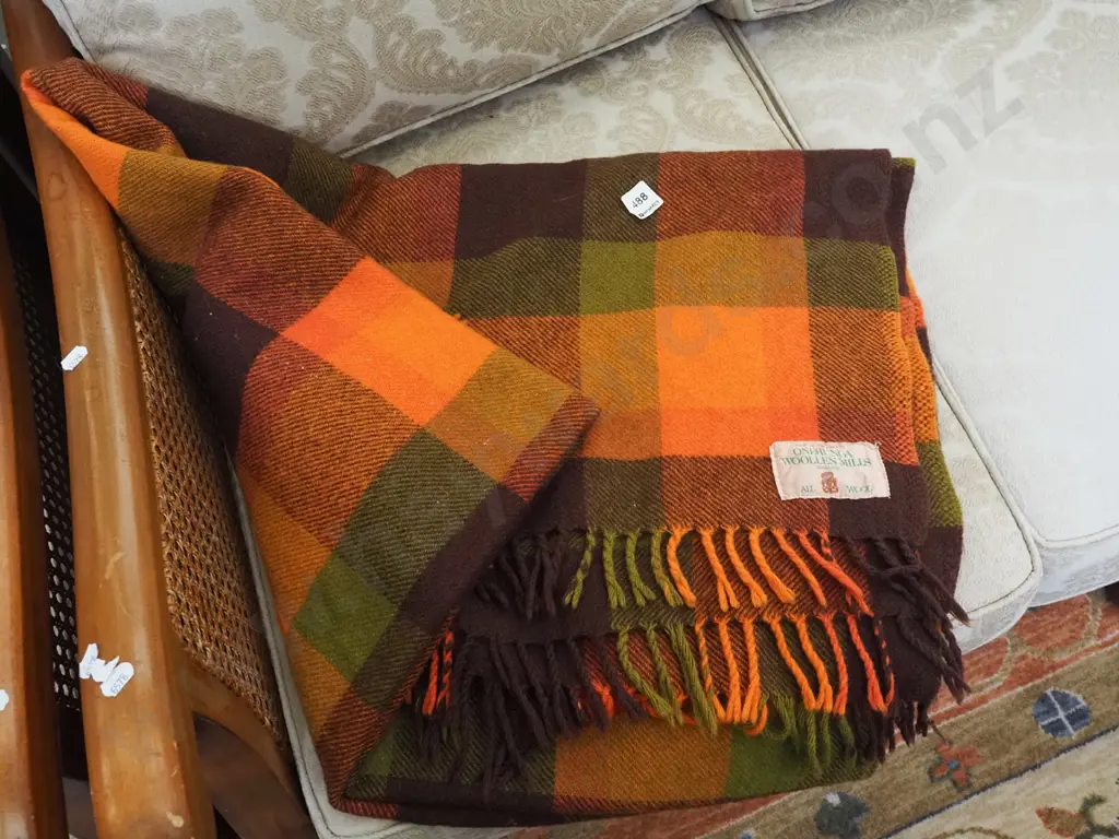 Onehunga Mills checked travel blanket Image 1++