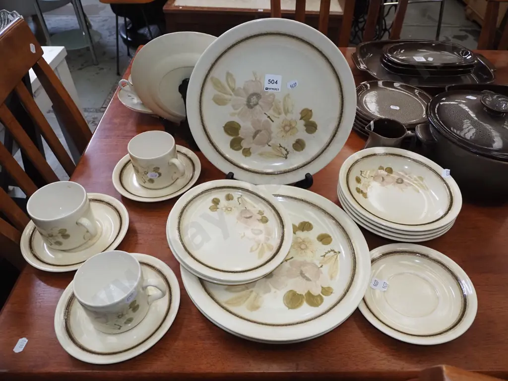 Crown Lynn Windsor plates, bowls etc Image 1++