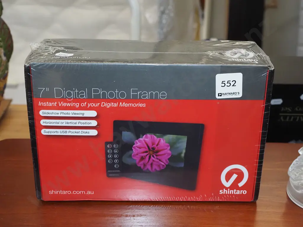 boxed as new 7" digital photo frame Image 1++
