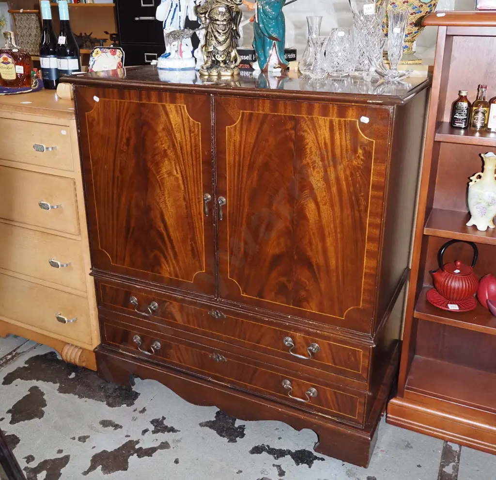 mahogany veneer 2 drawer 2 bifold door cabinet H1000 W910 480 Image 1++