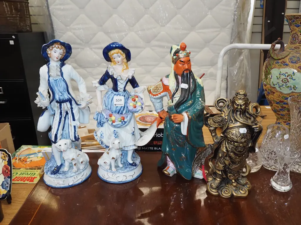 4x figurines Tallest H370 Image 1++