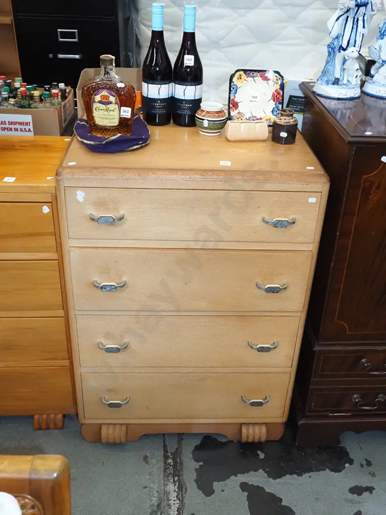 oak 4 drawer tallboy - varnish needs attention H890 W620 D425 Image 1++