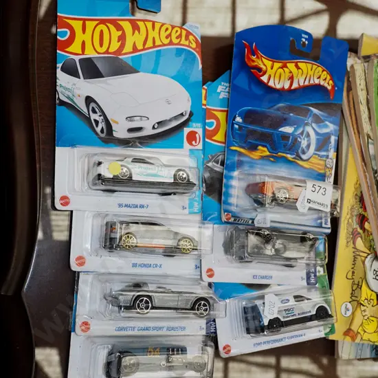 7x as new carded Hotwheels vehicles