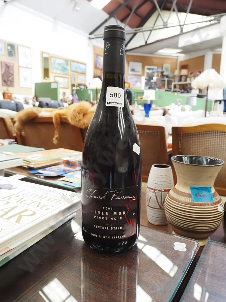 bottle of Chard Farm 2001 Finlamor pinot noir Image 1++