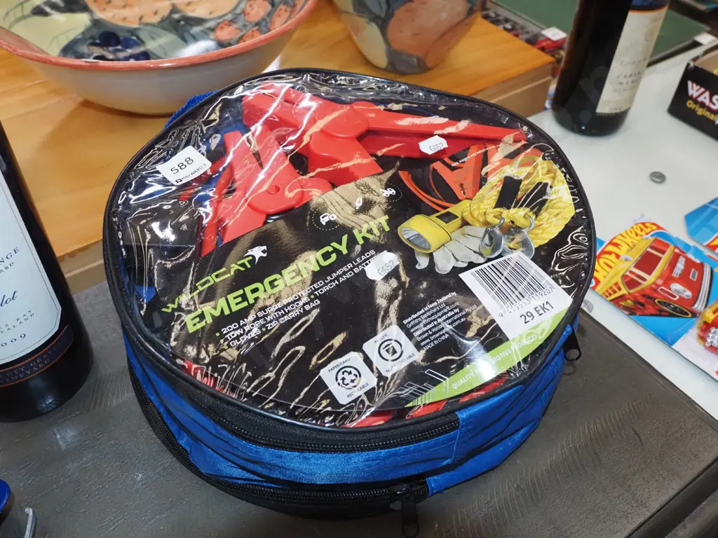 automotive Wild Car emergency kit Image 1++