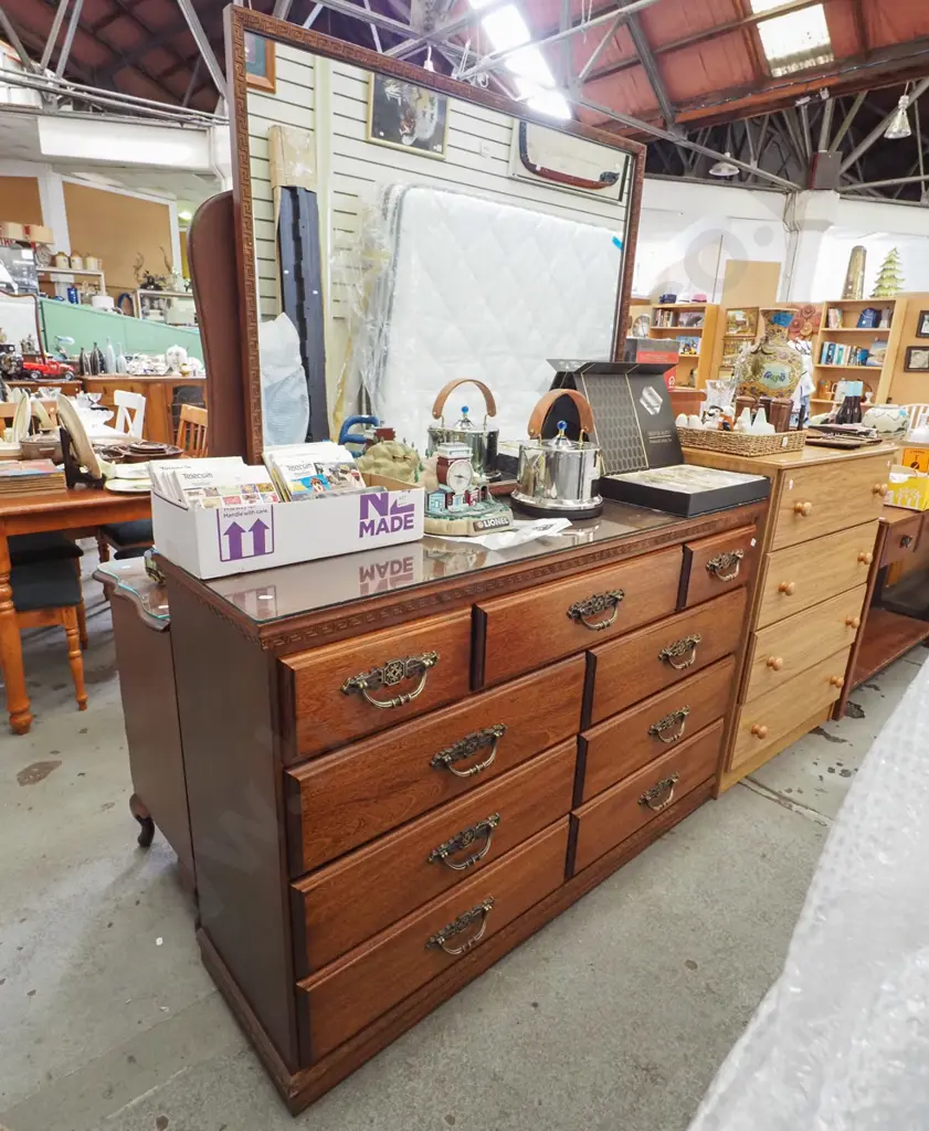 9 drawer solid wood mirror back dresser H1740 W1390 - protective glass top Image 1++