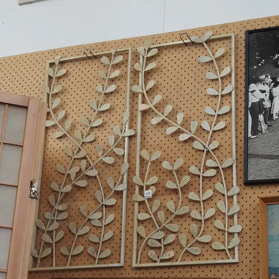 2x pieces of metal garden wall art H820