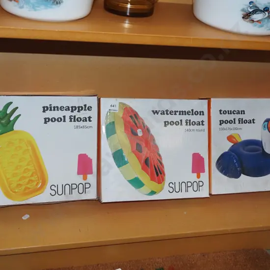 3x boxed inflatable pool floats 