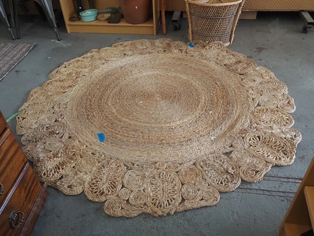 woven jute circular floor mat Dia1800 Image 1++