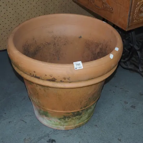 terracotta garden planter H350