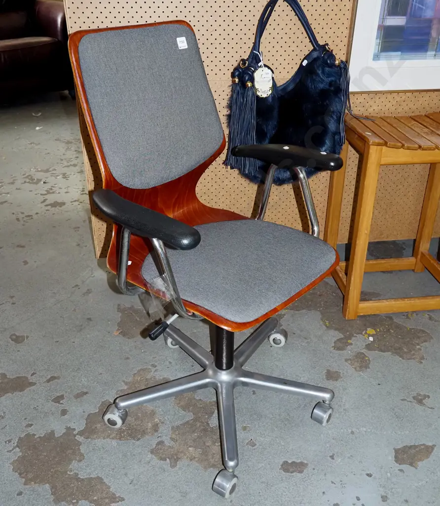 bent ply and chrome and upholstered office chair Image 1++