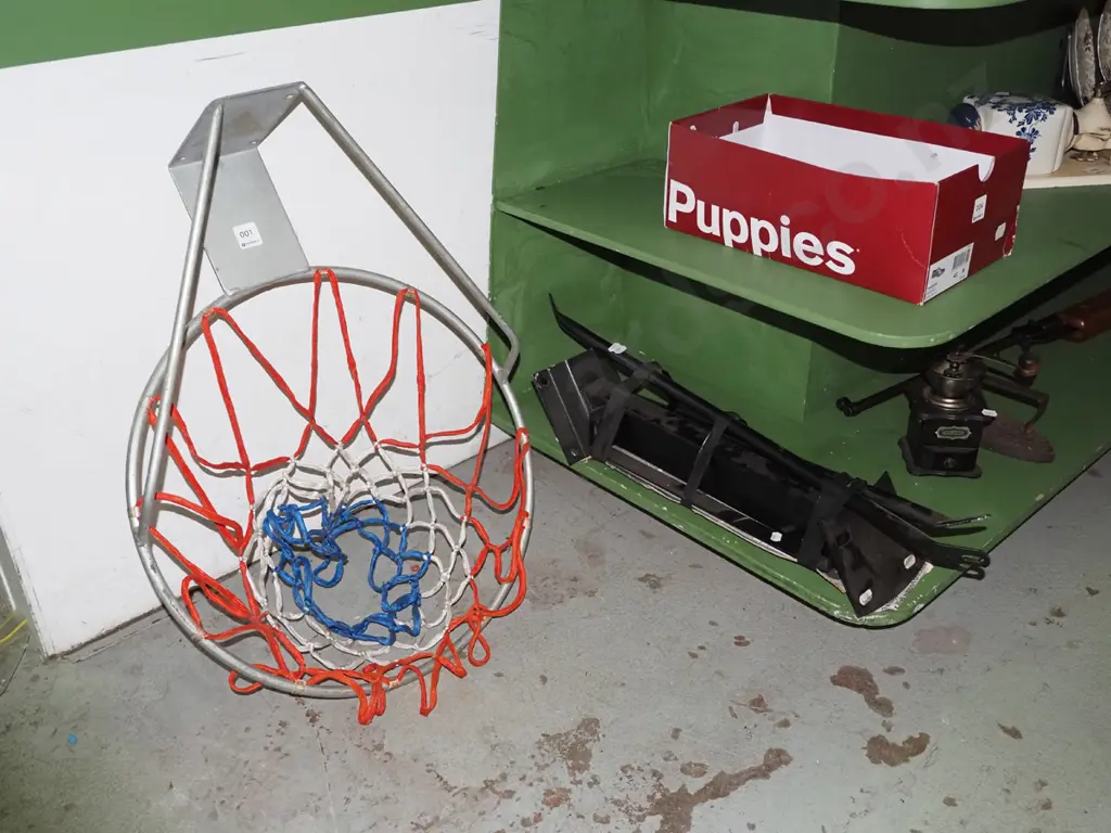 Slazenger basketball hoop with wall mounted supports Image 1++
