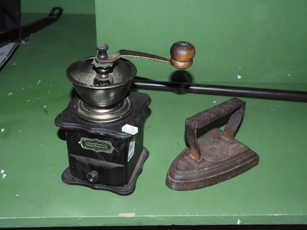 sad iron, pepper grinder Image 1++