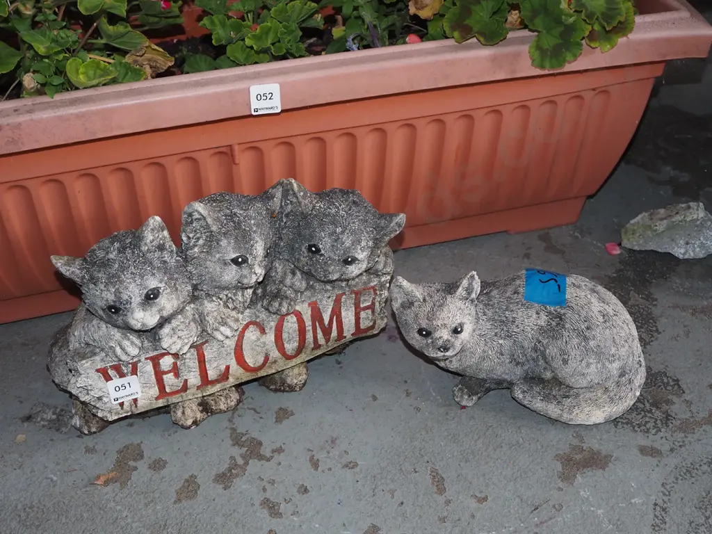 cast concrete ornaments - cat and  Welcome kittens H240 Image 1++