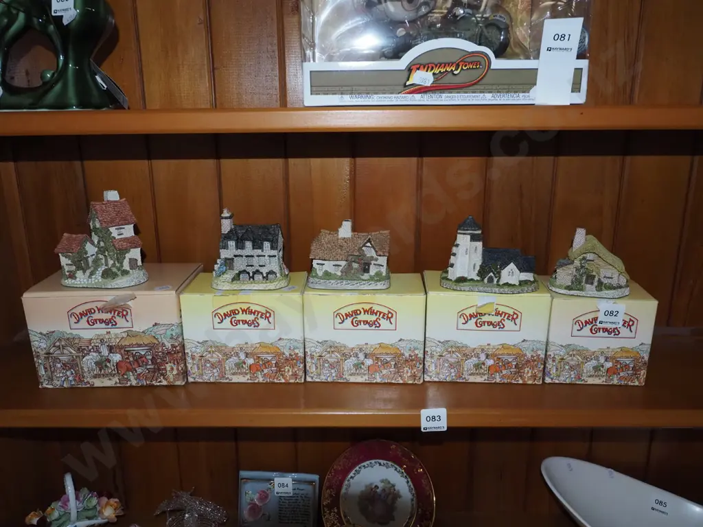 5x boxed David Winter cottages Image 1++
