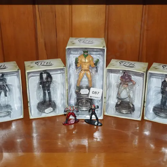 5x boxed DC Comic figurines, 2x Marvel figurines Tallest H170