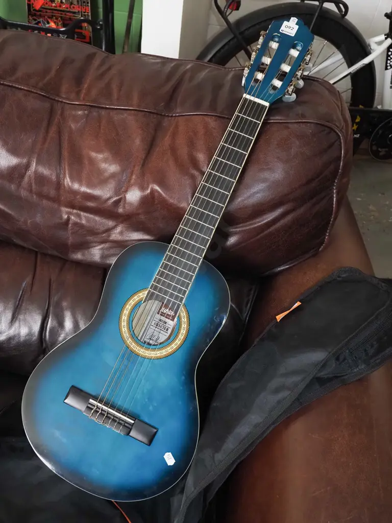 Ashton 3/4 acoustic guitar Image 1++