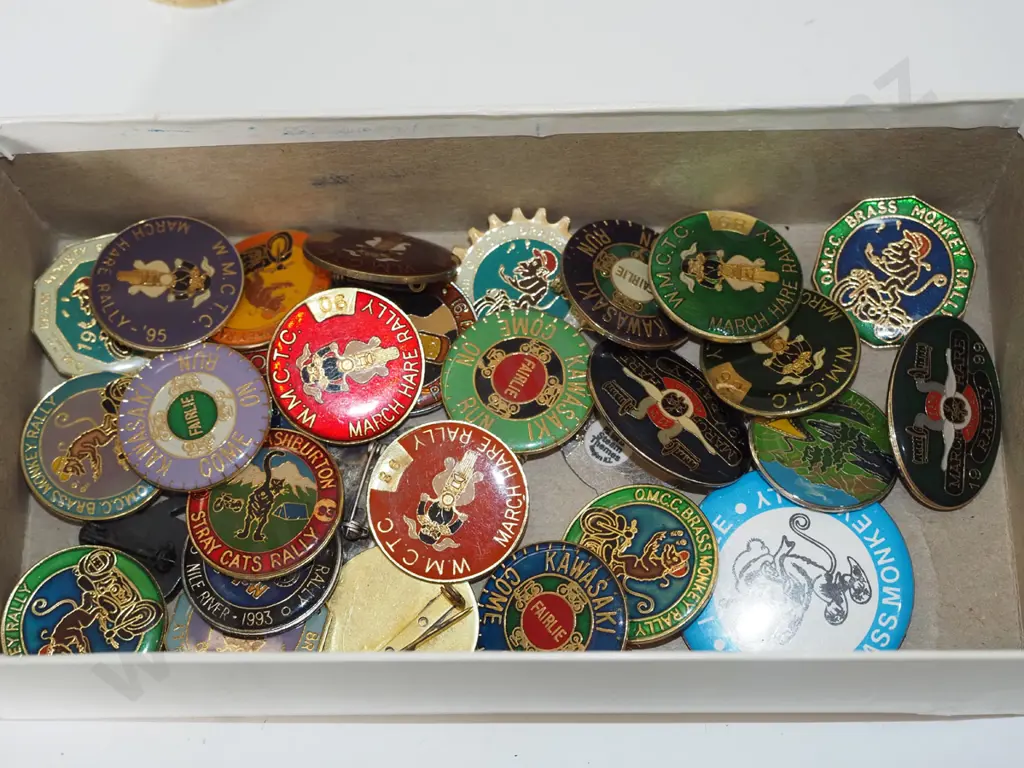 box; various rally badges Image 1++