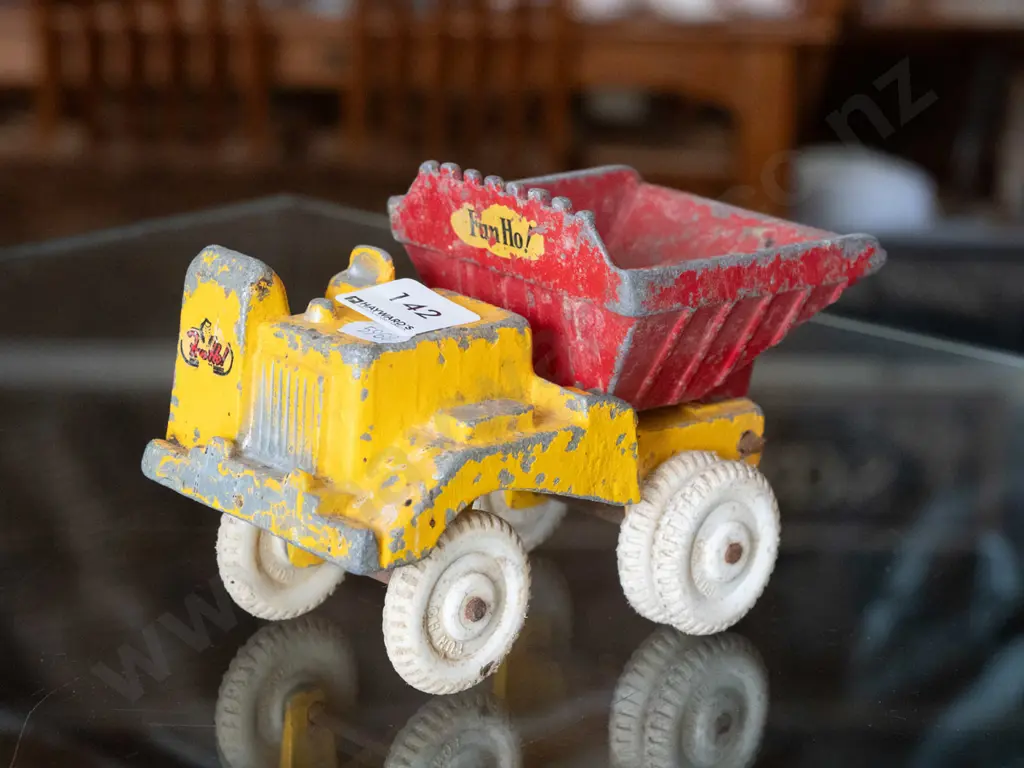 Fun Ho toy tip truck Image 1++