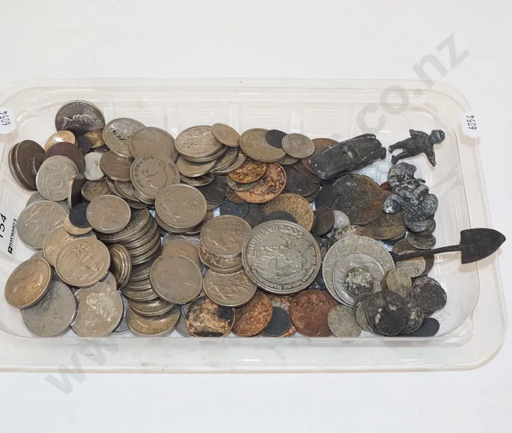 tray of coins etc Image 1++