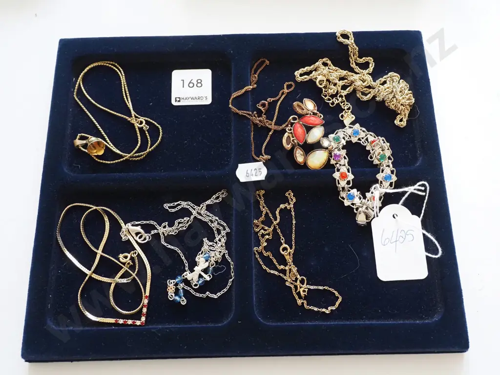 tray of assorted necklaces Image 1++