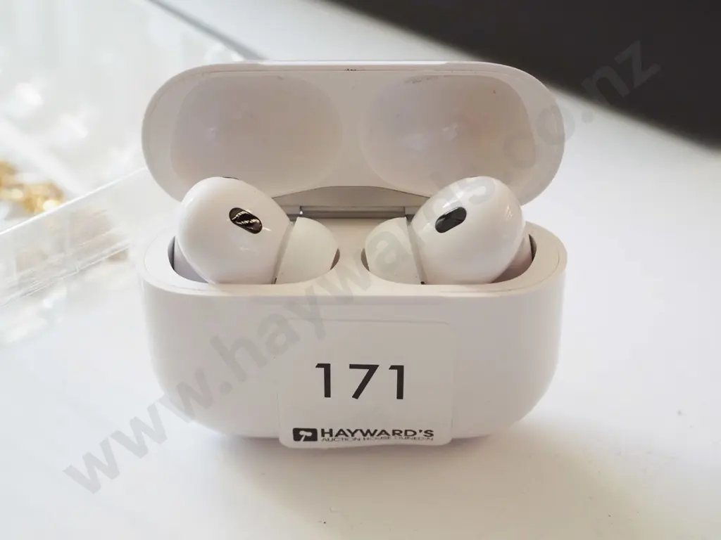 Apple Airpods & case Image 1++