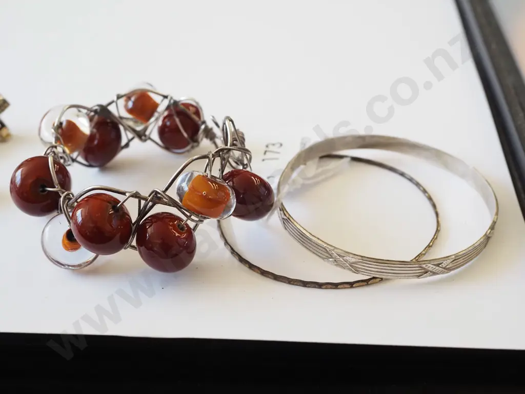 3x bracelets Image 1++