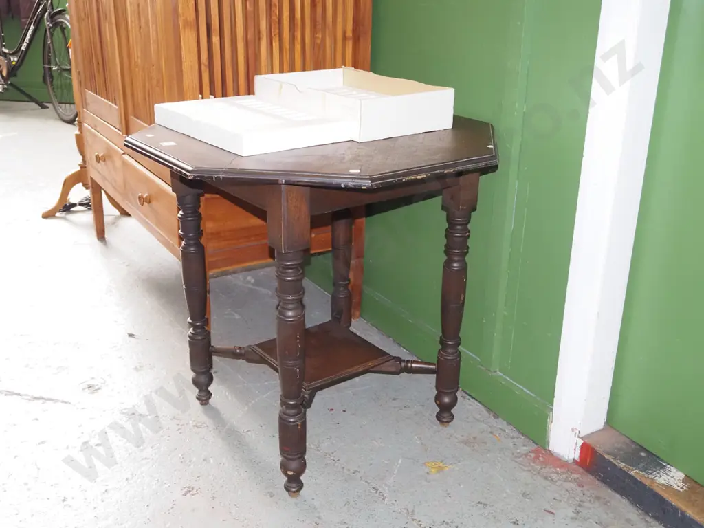 octagonal 2 tier lamp table H700 W730 D730 Image 1++