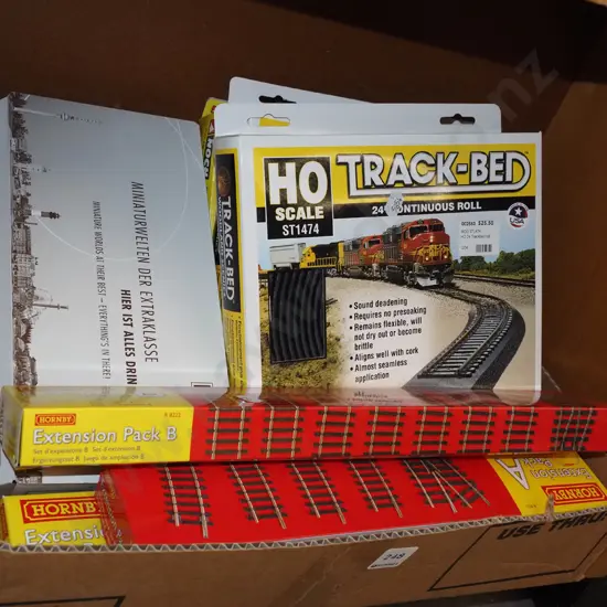 box; railway HO track beds, tracks etc