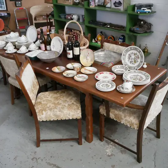 mahogany veneer extending dining table with 6 matching upholstery chairs 