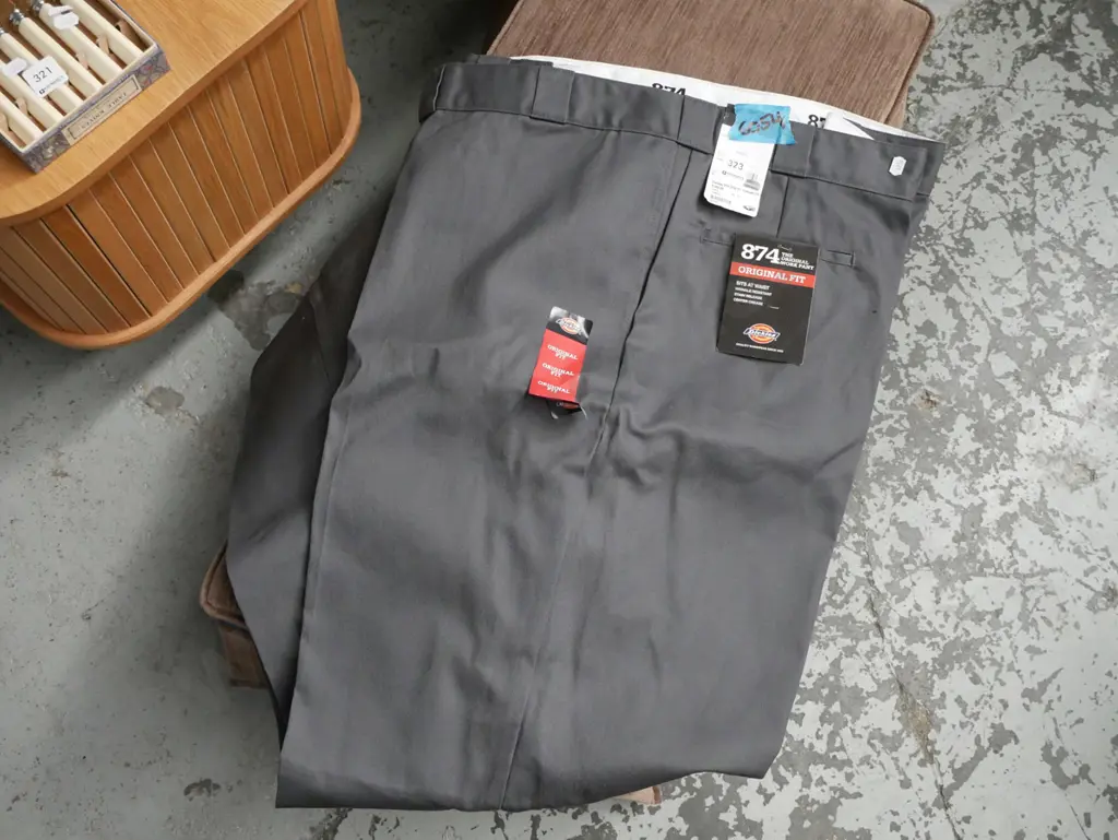 pair of Dickies 874 56x32 work pants Image 1++