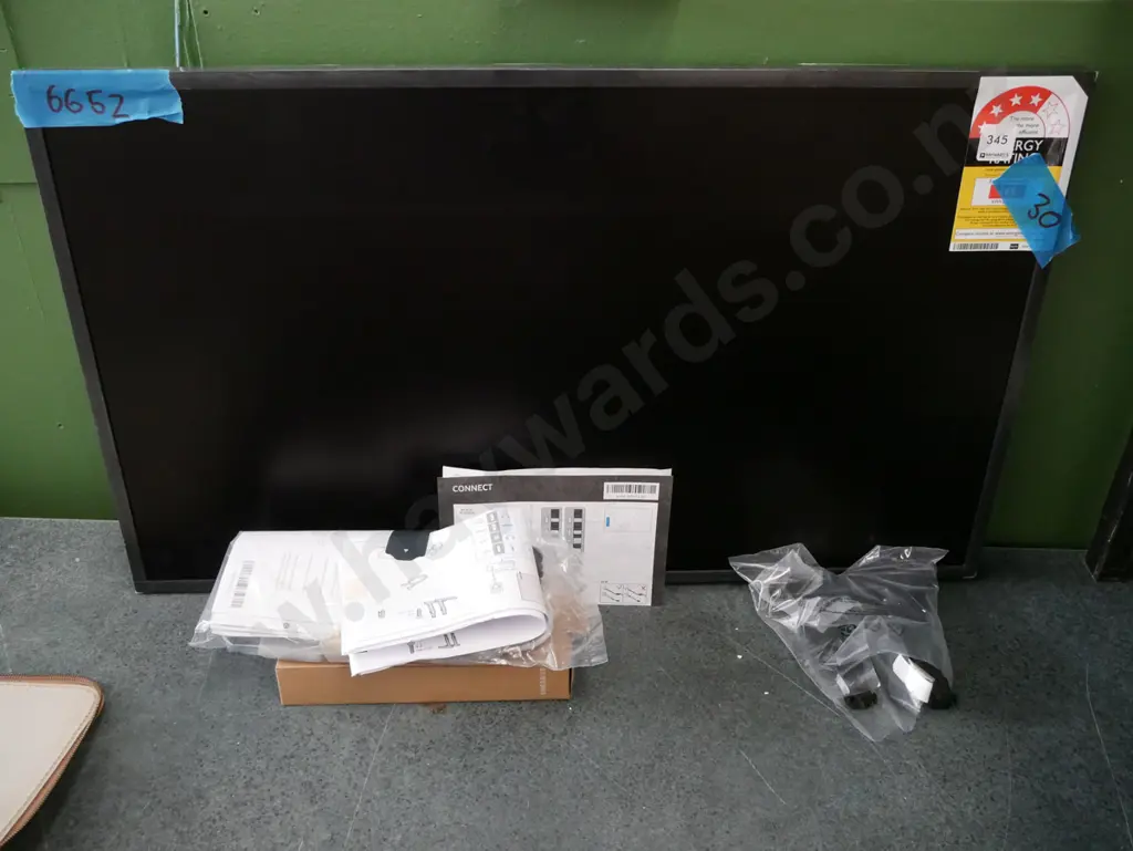 Samsung 30" smart TV - some items still in original packaging Image 1++