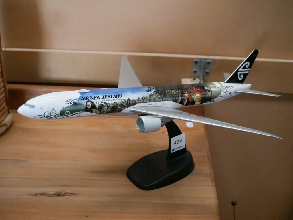 model AirNZ Hobbit plane L380 Image 1++