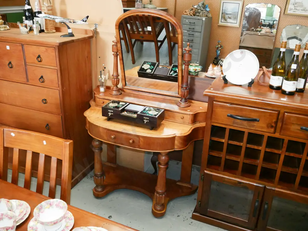 Victorian mahogany 4 drawer mirror back dresser - mirror has tendency to fall forward H1460 W104 D500 Image 1++