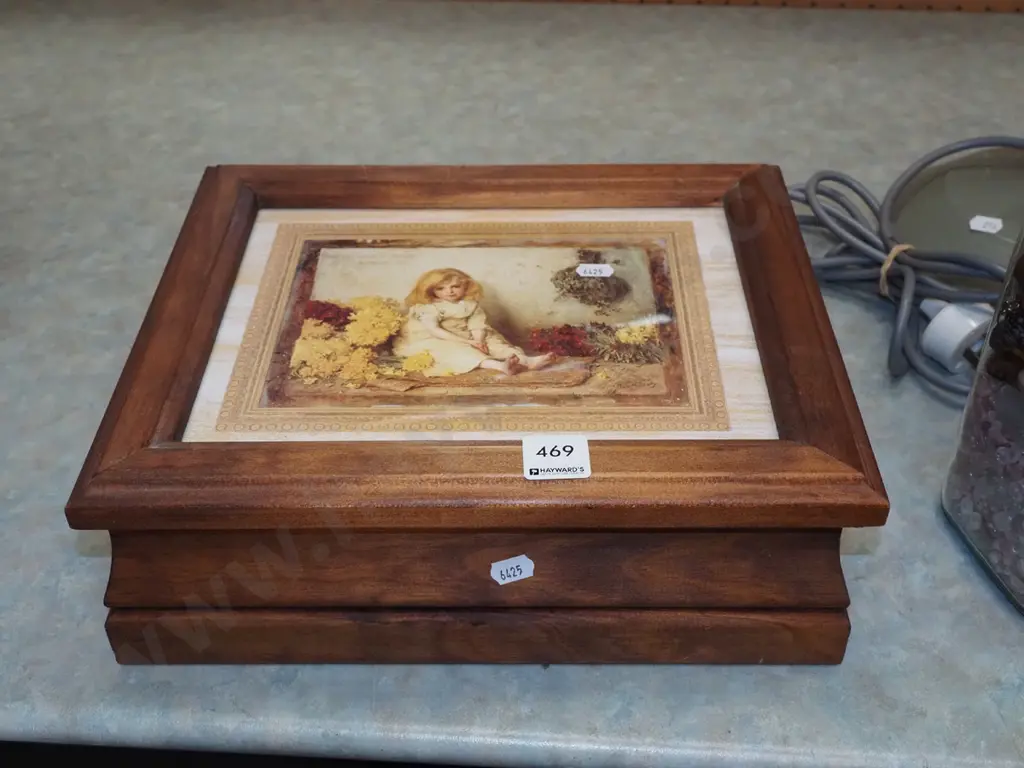 wooden storage box with print under glass top, seashell necklace in box Box W310 Image 1++