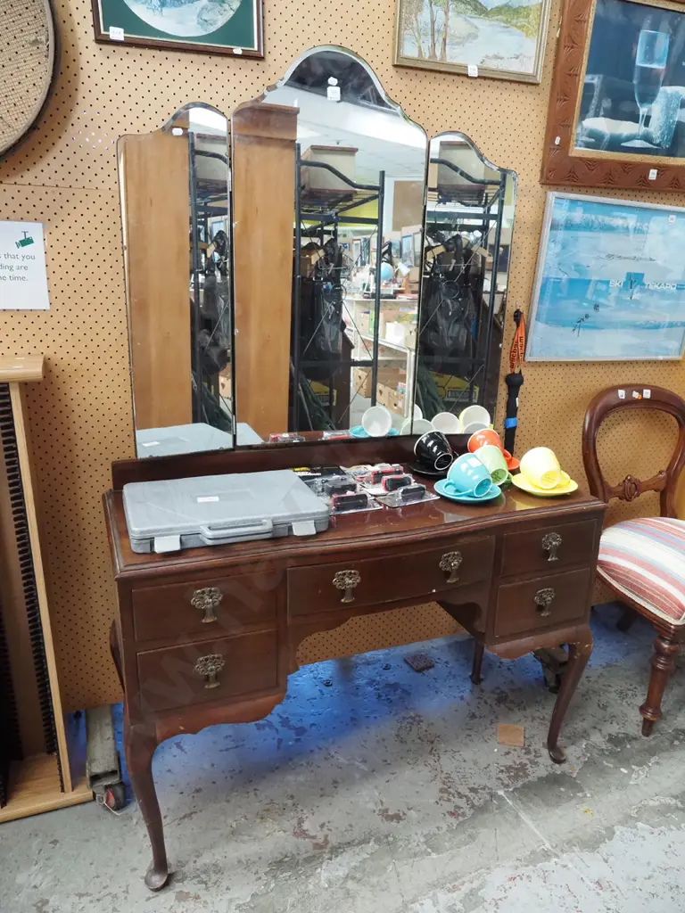cab leg 5 drawer mirror back dresser  with 3 mirrors - 1 has crack H1670 W1080 D430 Image 1++