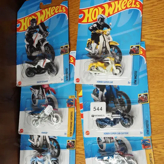 6x carded Hotwheels motor bikes