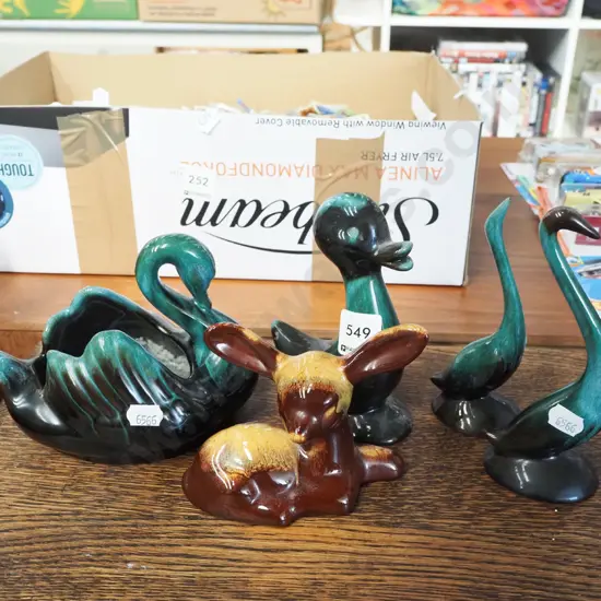 Blue Mountain animal figurines, swan vase H140