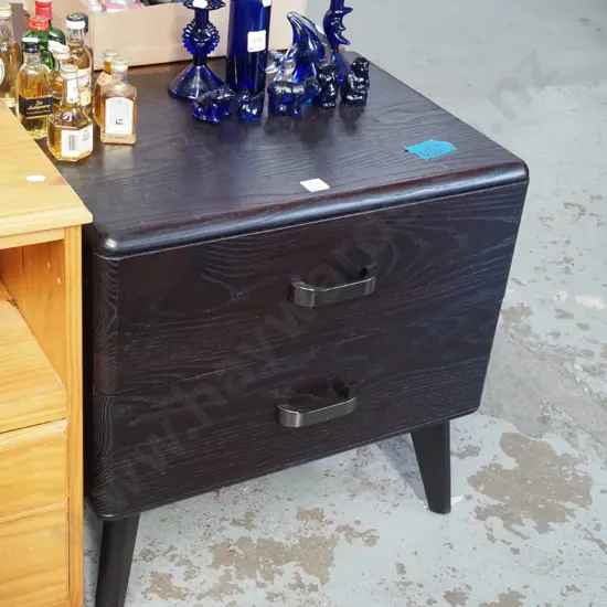 modern solid wood 2 drawer bedside cabinet