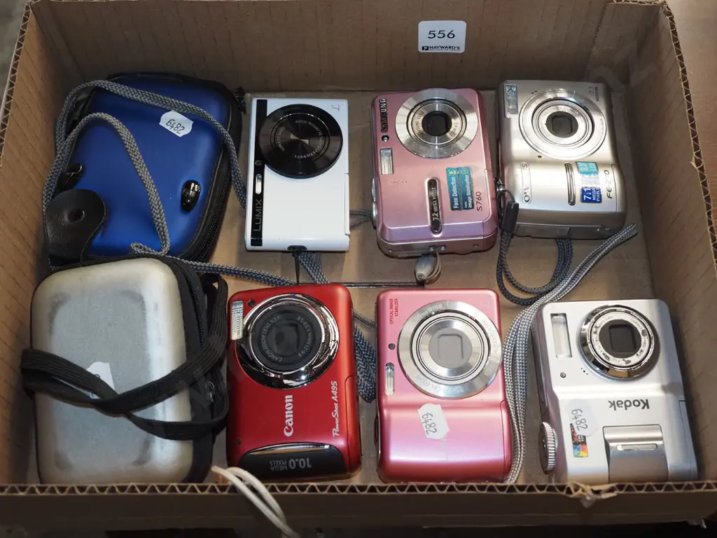 box; 6 digital cameras Image 1++