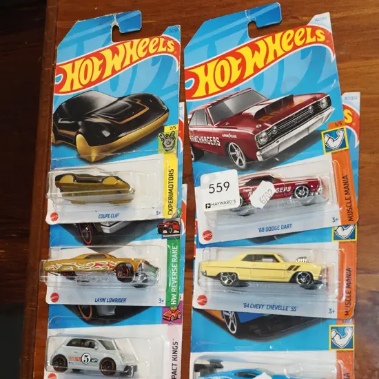 6x carded Hotwheels vehicles