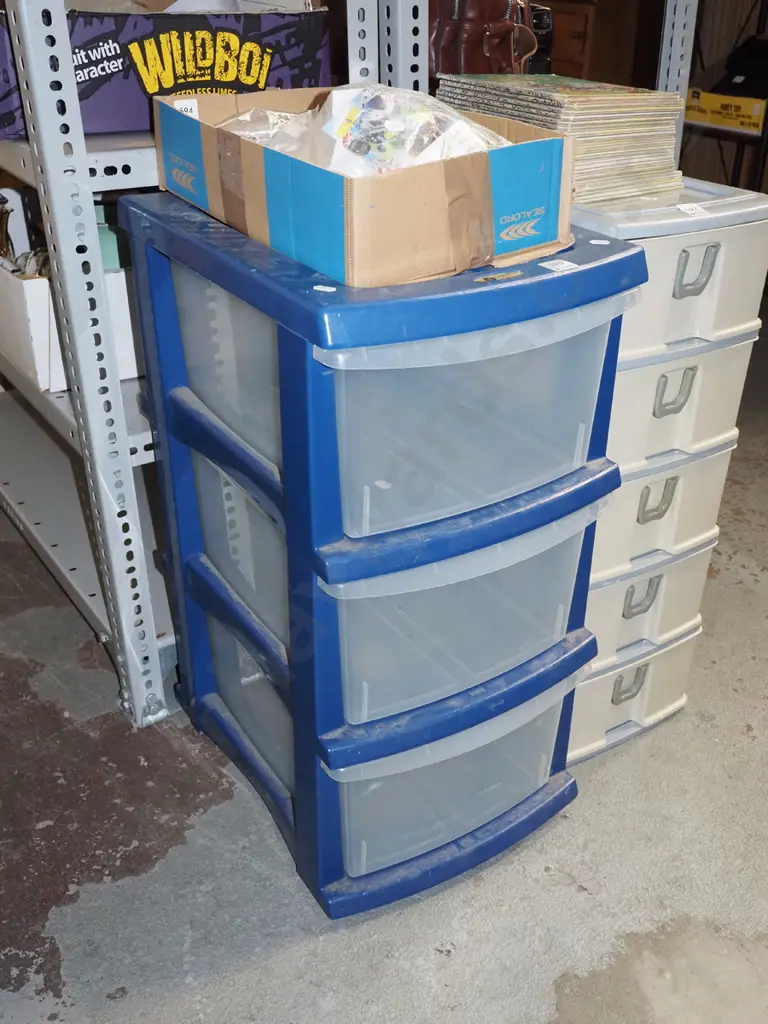 set of 3 plastic storage drawers Image 1++
