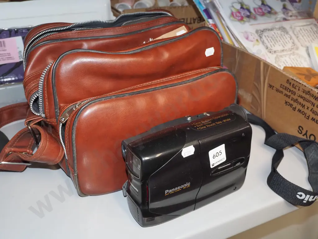 Panasonic video camera, original vinyl bag and accessories Image 1++