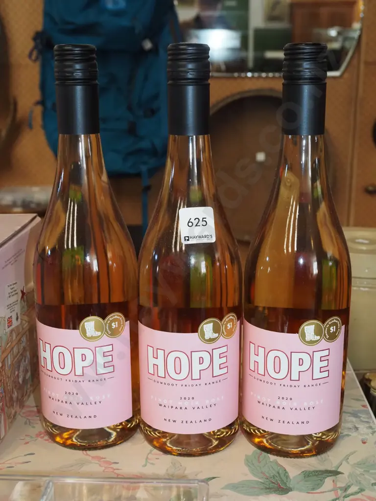 3x Hope pinot noir rose 2020 Image 1++